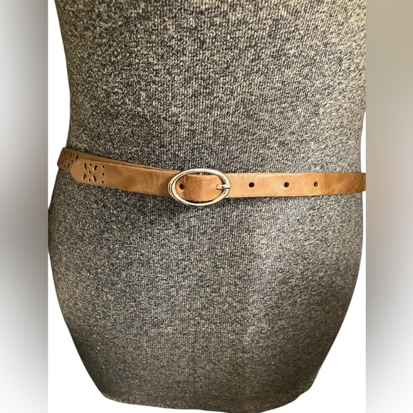 Accessories - Tan belt with decorative cut outs
